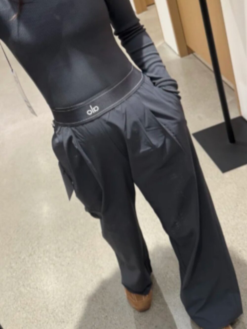 NWT👩ALO Yoga Suit Up Casual Pants (Regular Fit) 💘Official Bestseller